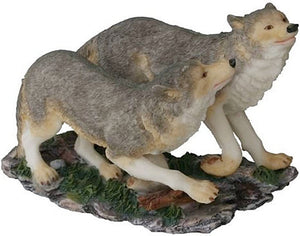 Deko, Dekoration, 2 laufende Wölfe Wolf handbemalt aus Polyresin