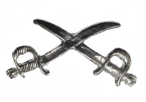 Anstecker Pin Anstecknadel gekreuzte Säbel Schwerter Kavallerie silber